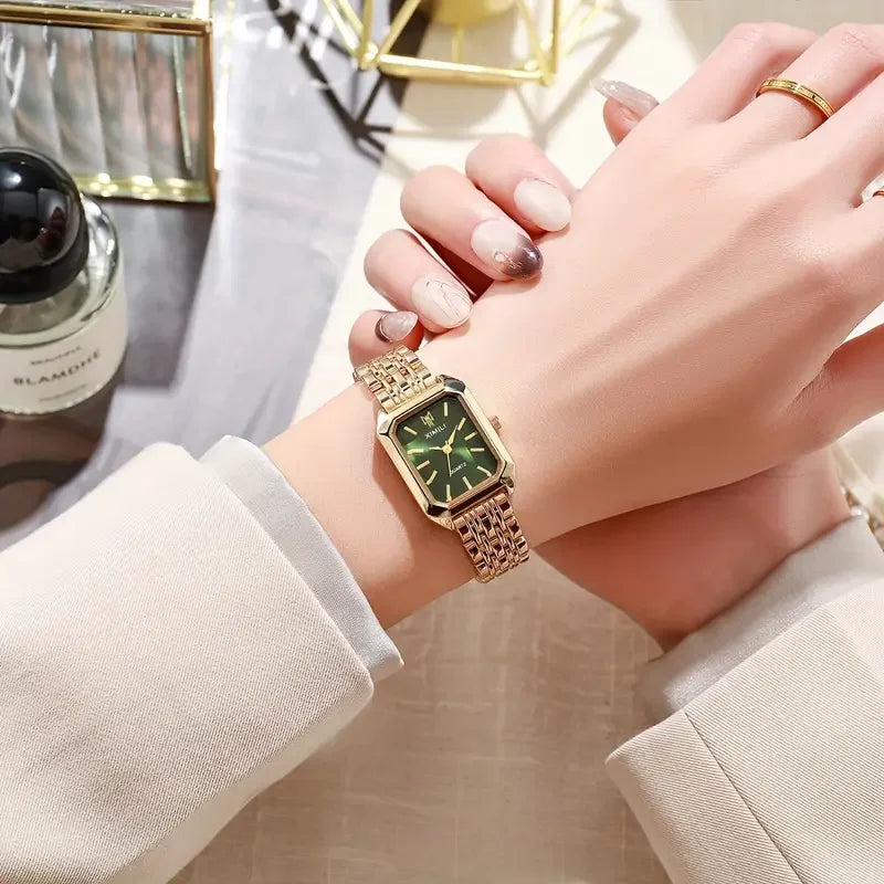 Montre femme cadran carré