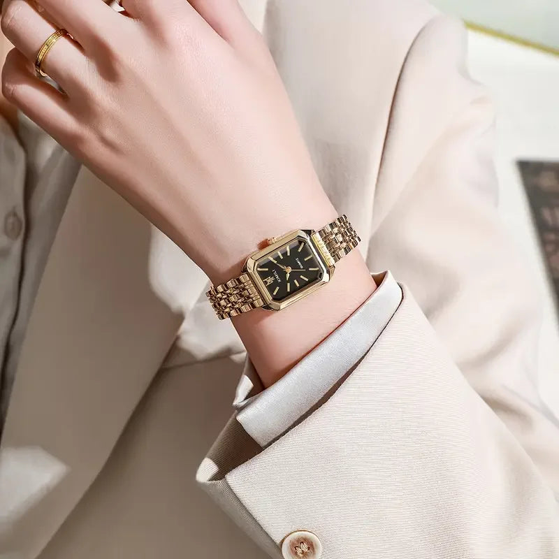 Montre femme cadran carré