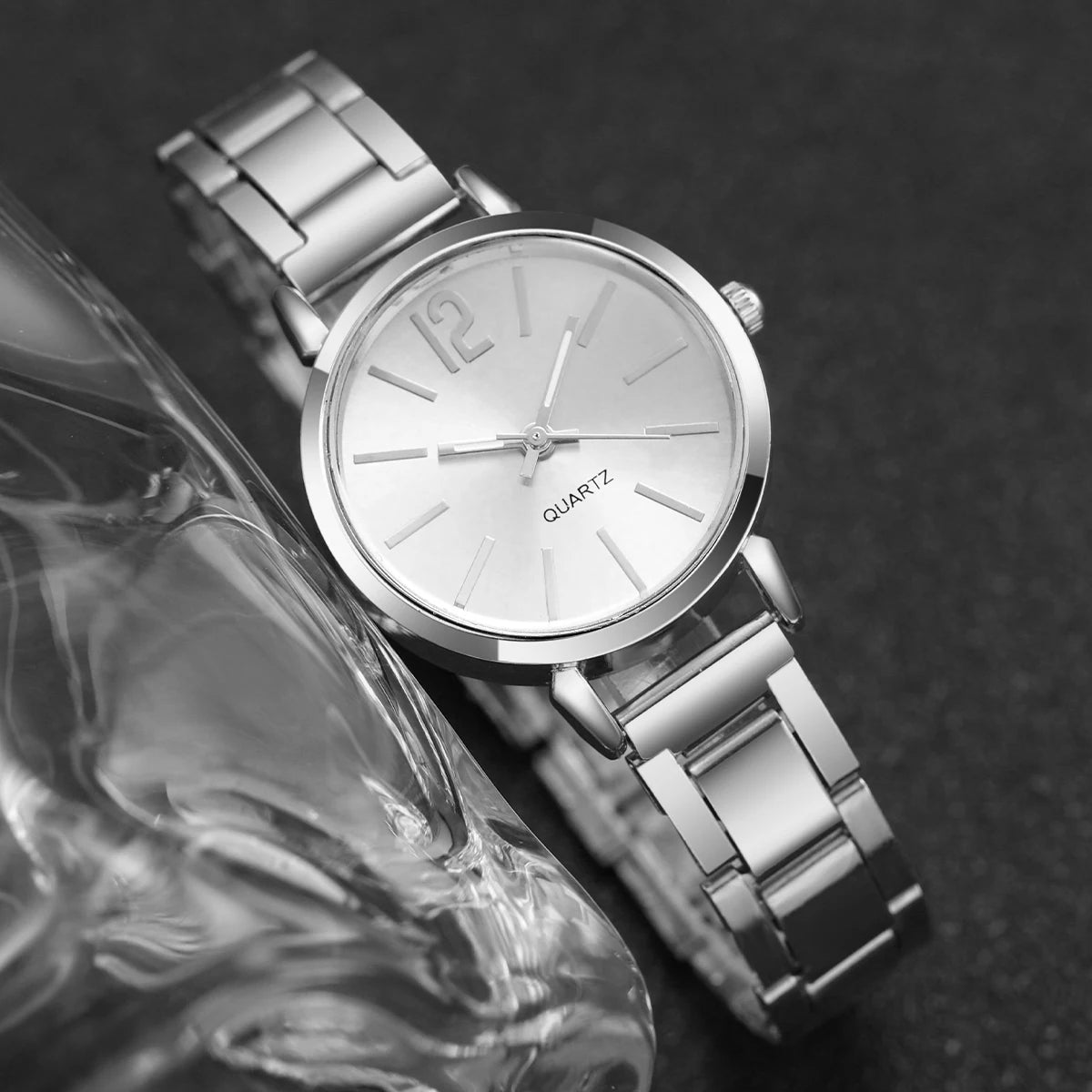 Montre pour femme décontractée en acier inoxydable